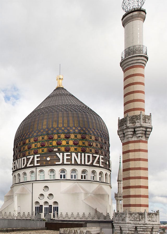 Yenidze - There are many things in Dresden that are not quite what they seem. The Yenidze was built in 1909 as a cigarette factory in the style of an Ottoman mosque, its chimney disguised as a minaret. In recent years, the interior has been converted into rented office space. A private company, 1001 Märchen GmbH, regularly stages tales from Orient under the dome.