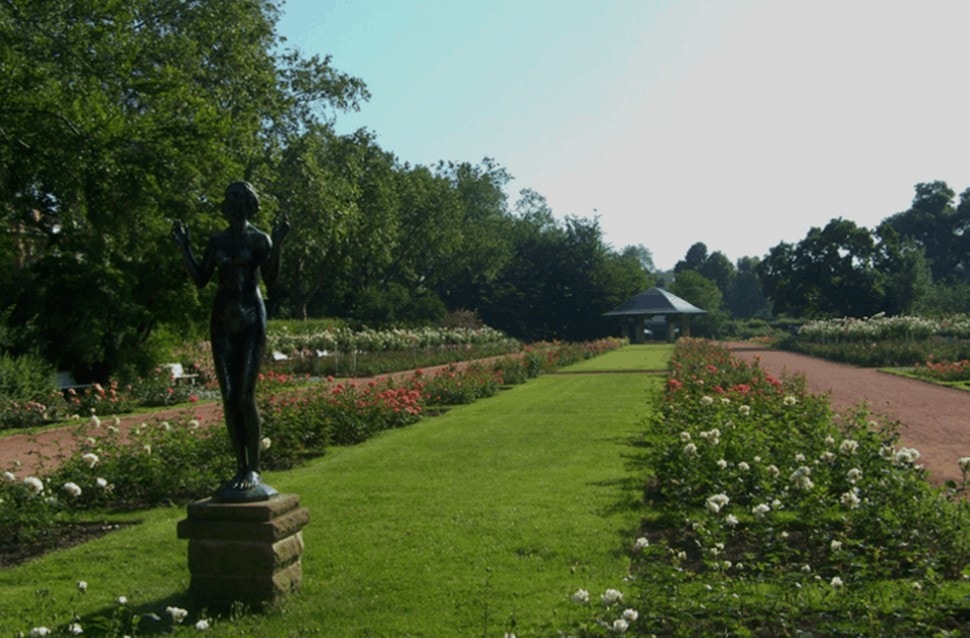 Dresden Rosengarten Statue