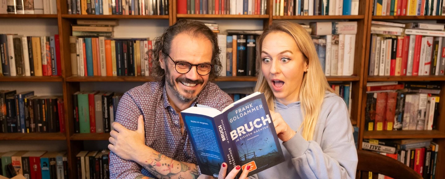 Schriftsteller Frank Goldhammer mit Podcast-Moderatorin
