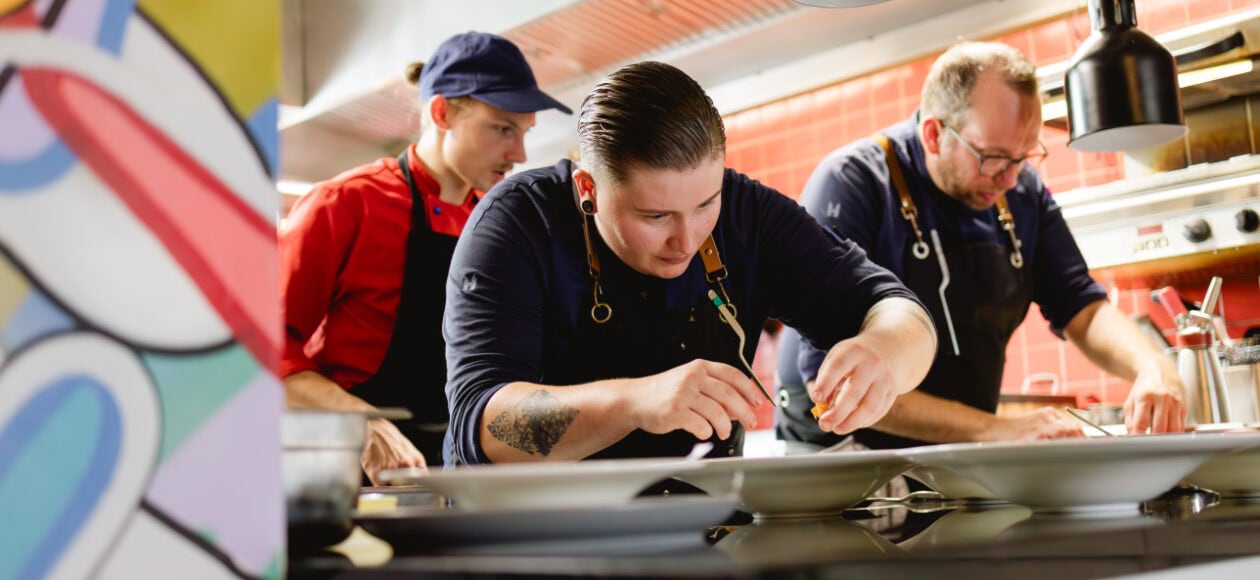 Das Küchenteam vom Restaurant Stresa an der offenen Küche