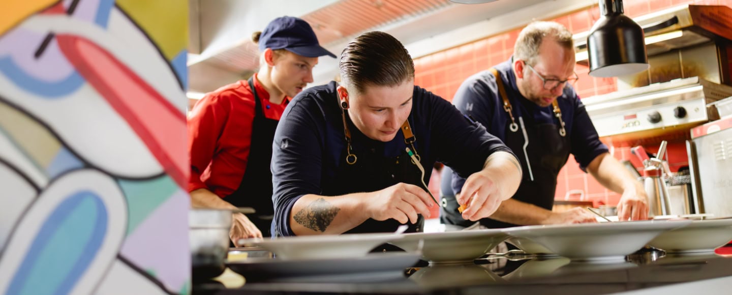 Das Küchenteam vom Restaurant Stresa an der offenen Küche