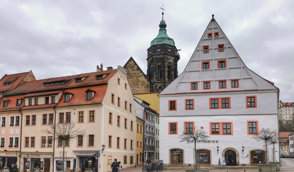 Blick auf das Carnallettohaus in der Altstadt von Pirna.