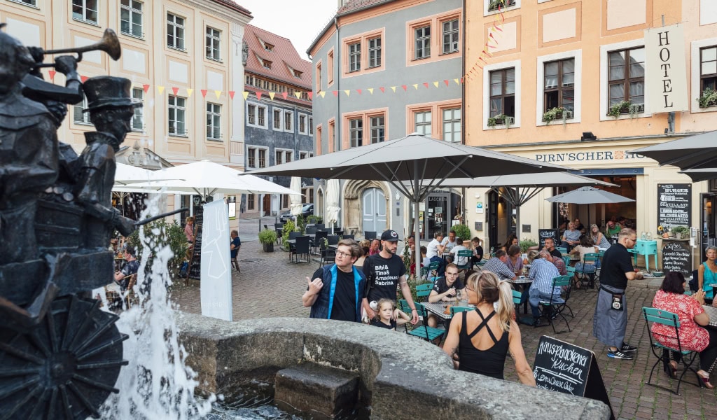 Großes Treiben am Pirnaer Marktplatz.