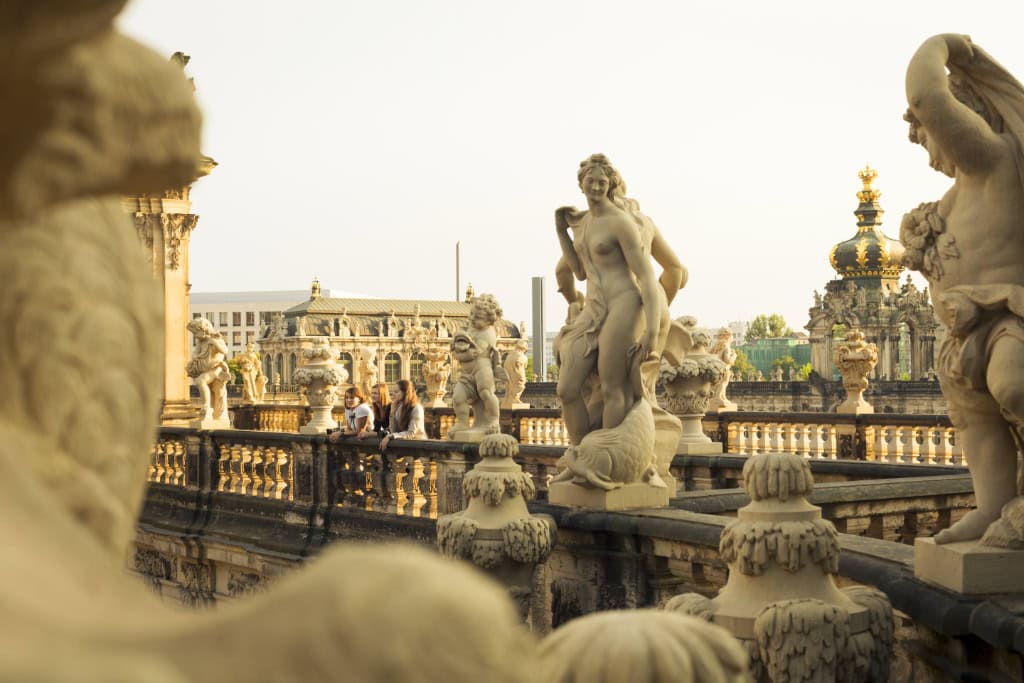 Skulpturen im Dfresdner Zwinger