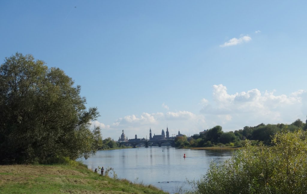 Blick auf die Altstadt vom der Elbe aus. 