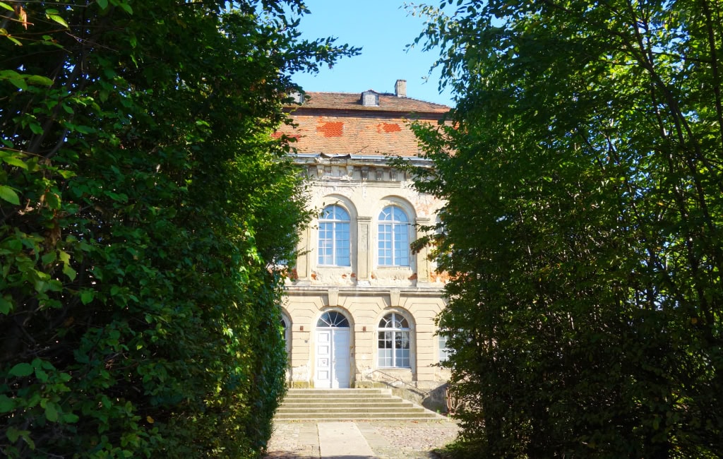 Verwunschener Ort: Das barocke Elbschloss Übigkau wird für Events genutzt. Foto raufeld