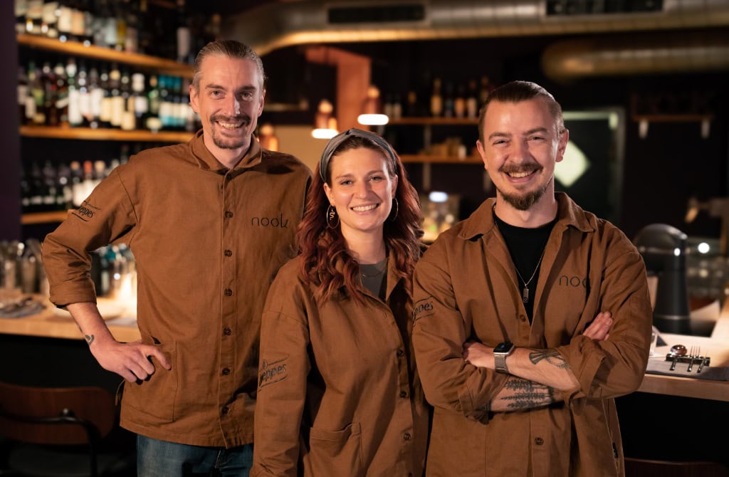 Zu sehen ist das Team der neuen Cocktailbar nook in Dresden.