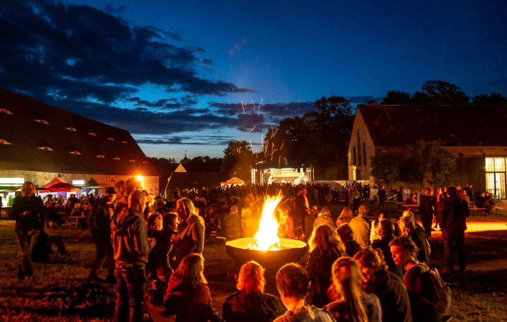 Bis in den späten Abend hinein gibt es beim Rock & Blues Festival Altzella Live-Konzerte – in diesem Jahr am 14. und 15. Mai in Dresden Elbland.