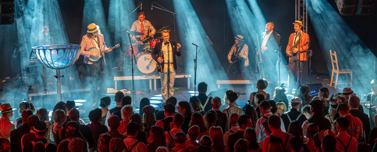 In Dresden beginnt die Festivalsaison bereits im Mai: Sechs Events mit Konzerten und Tanzaufführungen stehen an. Mit dabei ist das Dixielandfestival vom 14. bis 17. Mai 2026.